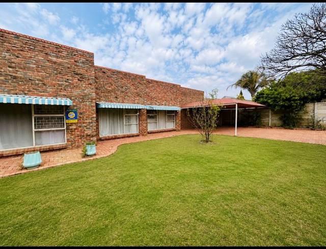 4 BEDROOM HOUSE FOR SALE IN PELLISSIER
